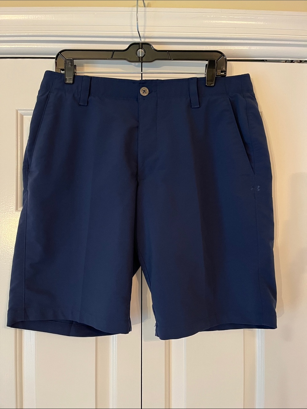 NWOT Under Armour flat front golf shorts